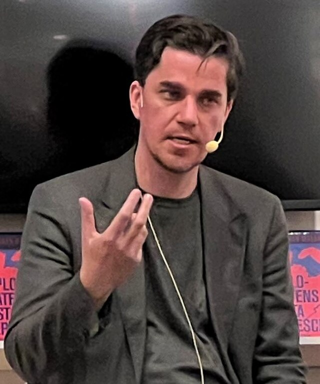 Sammanfattning av Det fallna imperiet av Martin Kragh